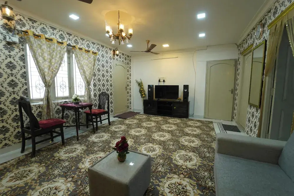 Blue Horizon Apartment 2bhk Nr Marina Beach