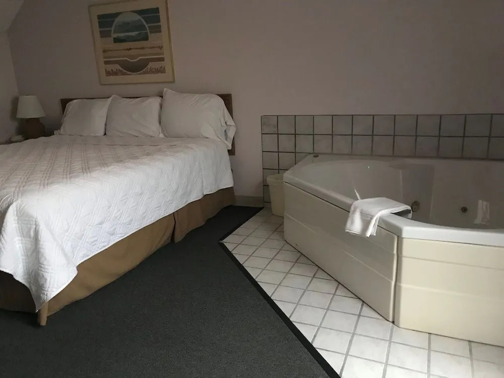 Traverse Bay Inn