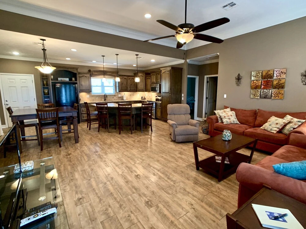 Best Little Shorehouse 3 Bedroom Home by RedAwning
