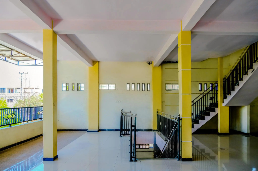 Super OYO 1759 Family Residence