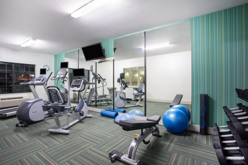 Holiday Inn Express & Suites Ft Collins by IHG