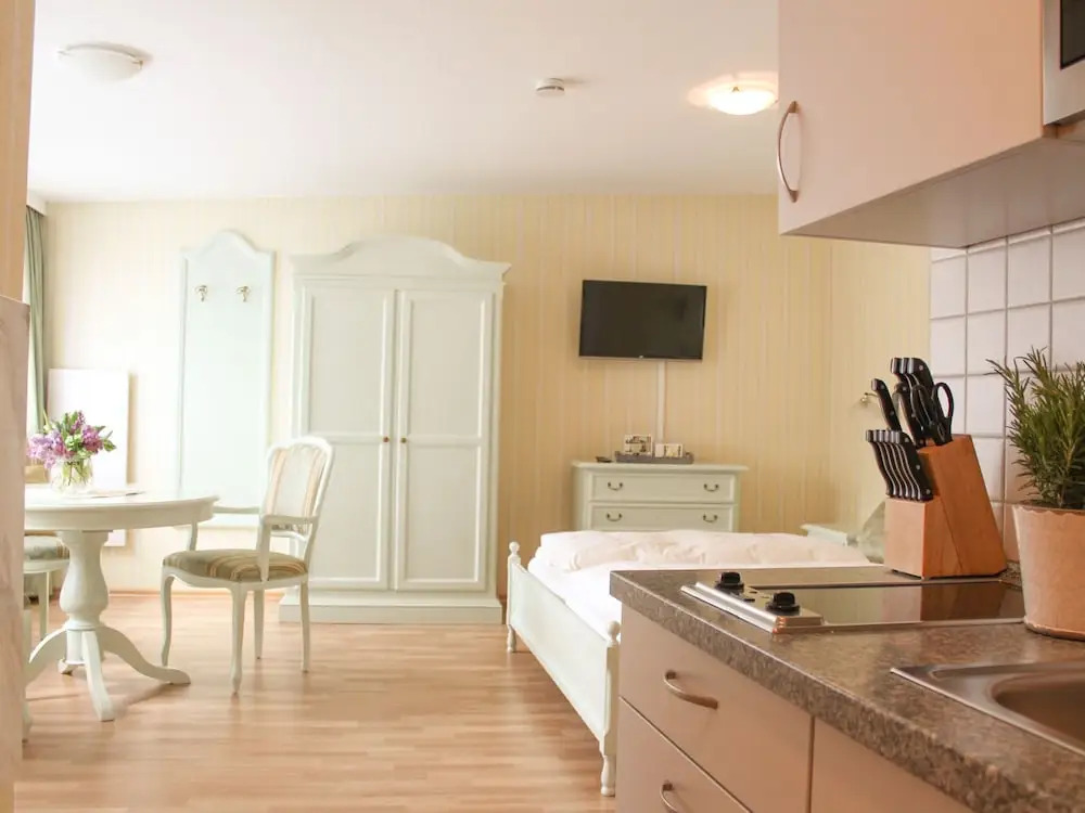 Bubbly Apartment in Warnemünde near Beach