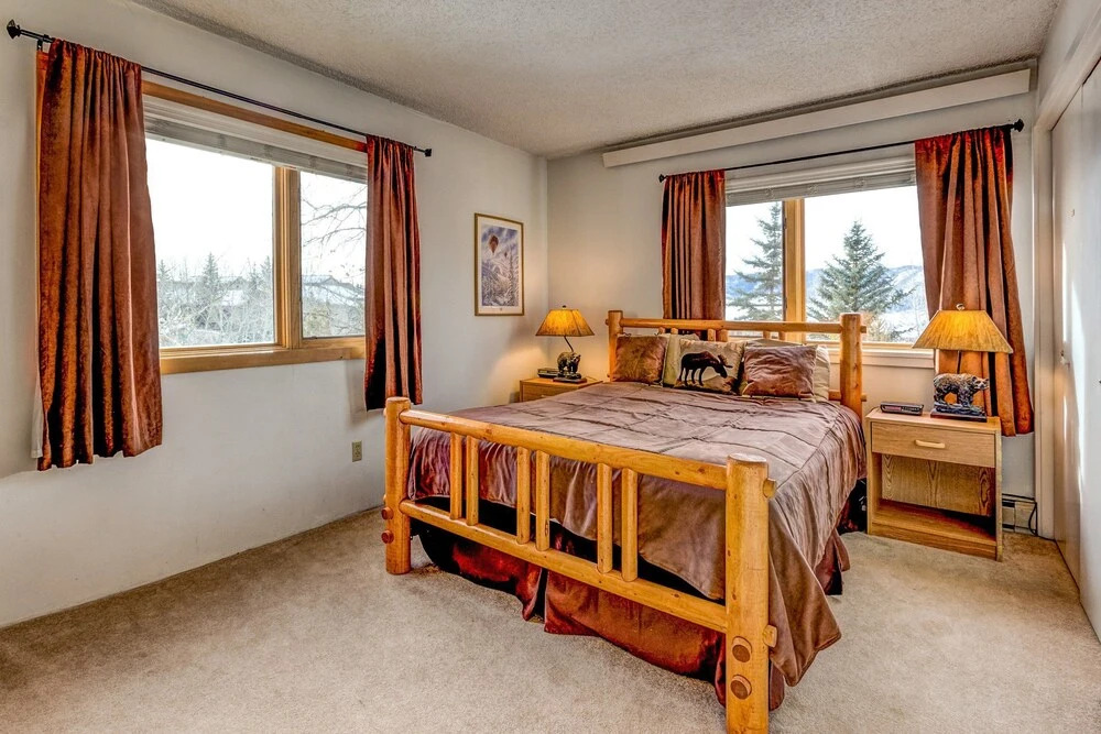 Ski Trail Apartment 2320 by RedAwning