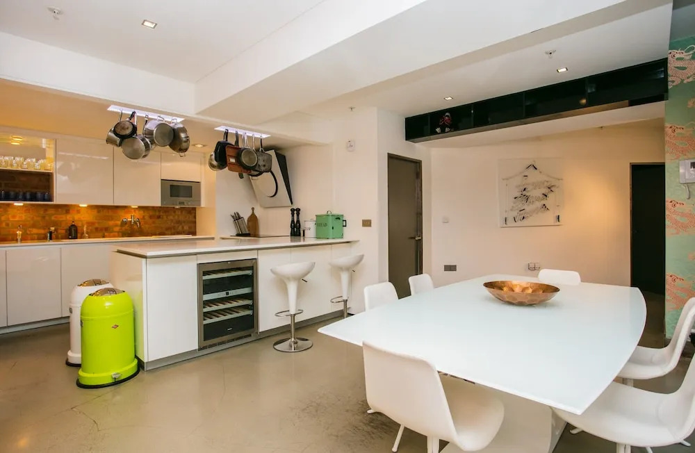 Modern 3 Bedroom Apartment In Soho