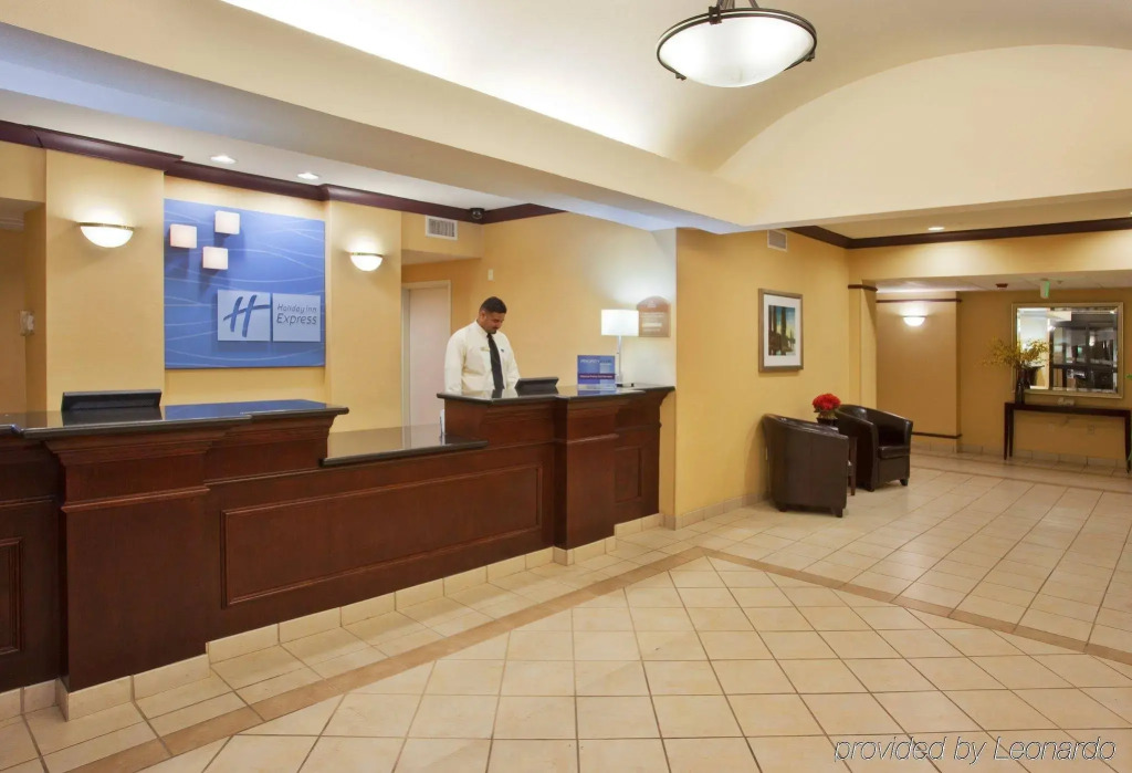 Holiday Inn Express & Suites Fresno River Park Hwy 41 by IHG