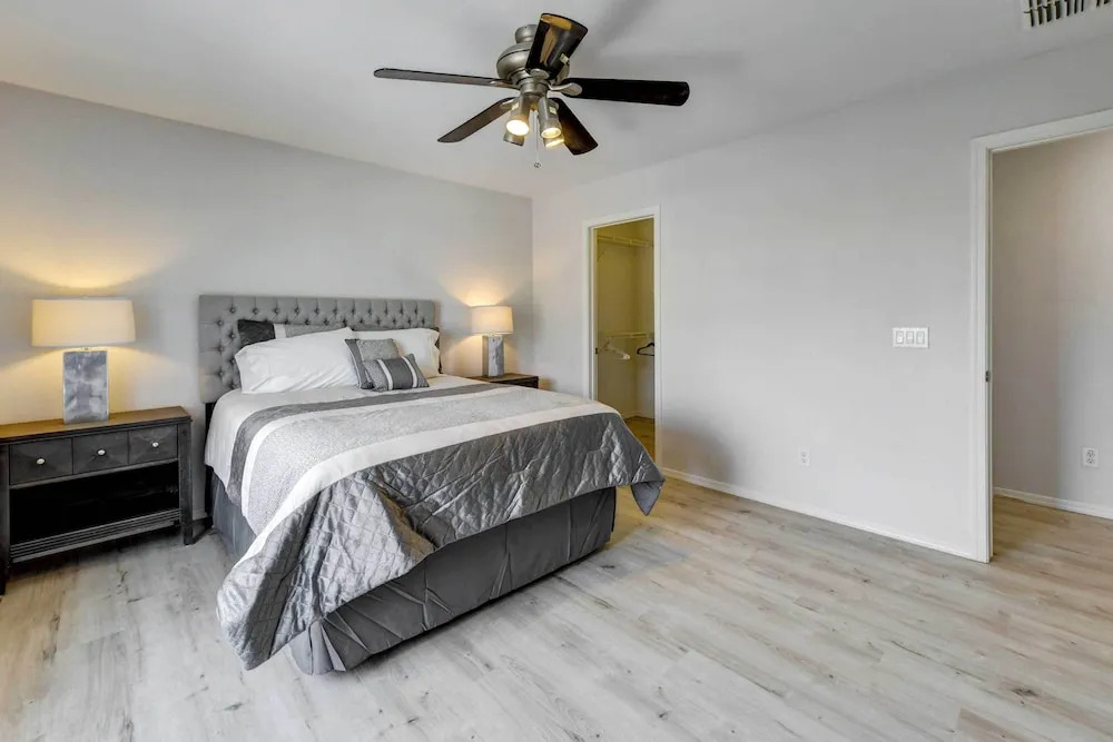 Putting Green, Pool & Spa: Home in Queen Creek