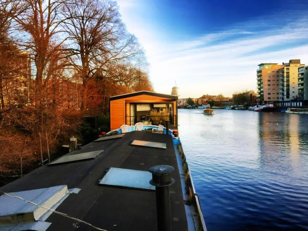 Houseboat Concordia B&B