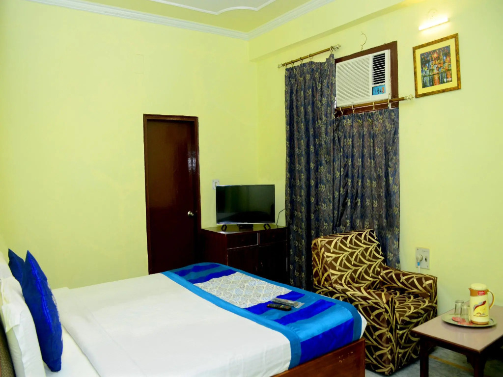 OYO Flagship 3071 Hotel Kamesh Hut