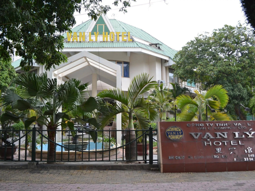 Van Ly Hotel