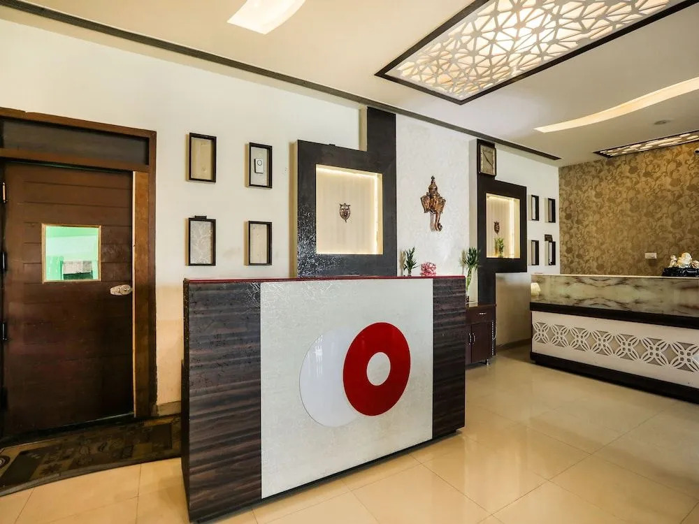 Capital O 38771 Hotel J7 International