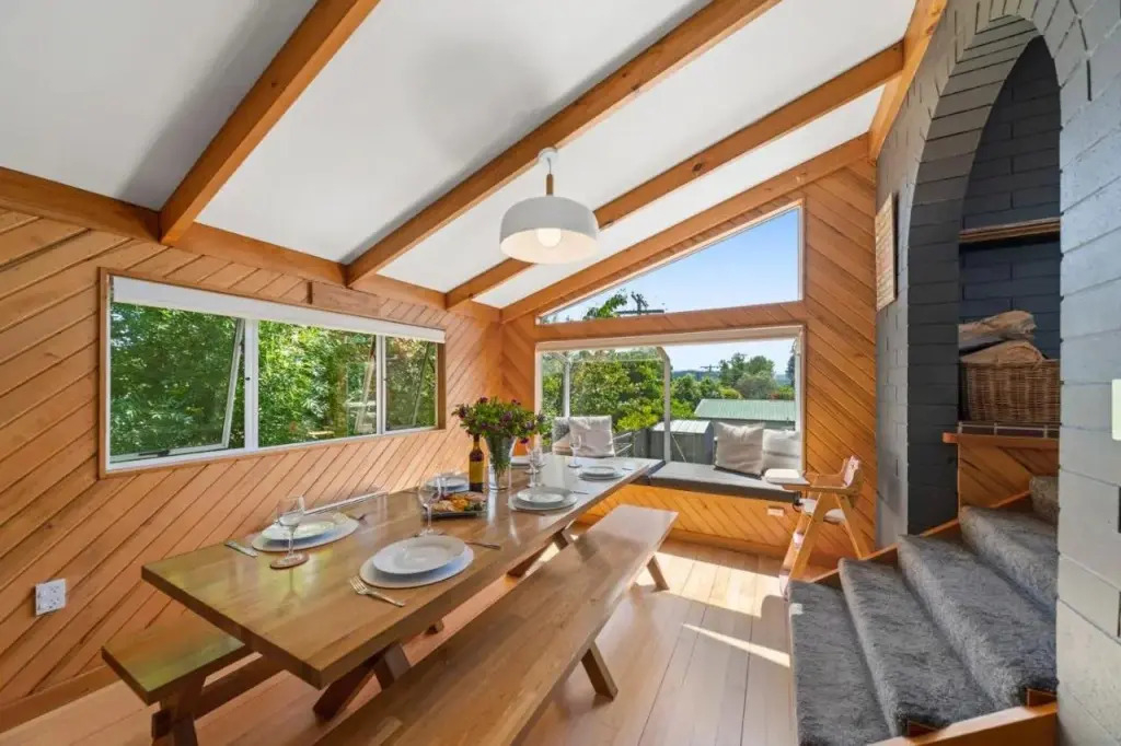 Wharewaka Lodge