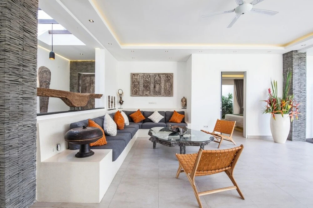 Villa Elisa - Spacious 4BR Luxury Villa, Walking Distance to Berawa Beach