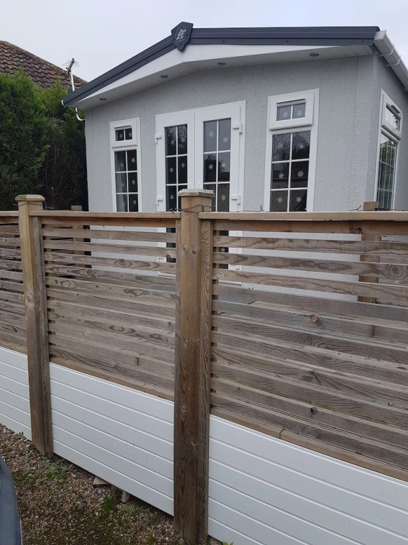 Lovely 2-bed Chalet at Robinhood Retreat Free Park