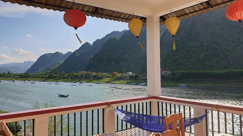 Funny Monkeys Homestay