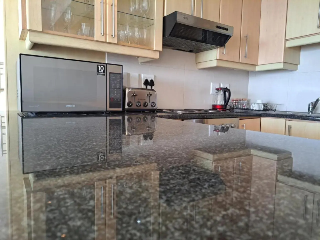 3 Bedroom Sea Facing Family Stay