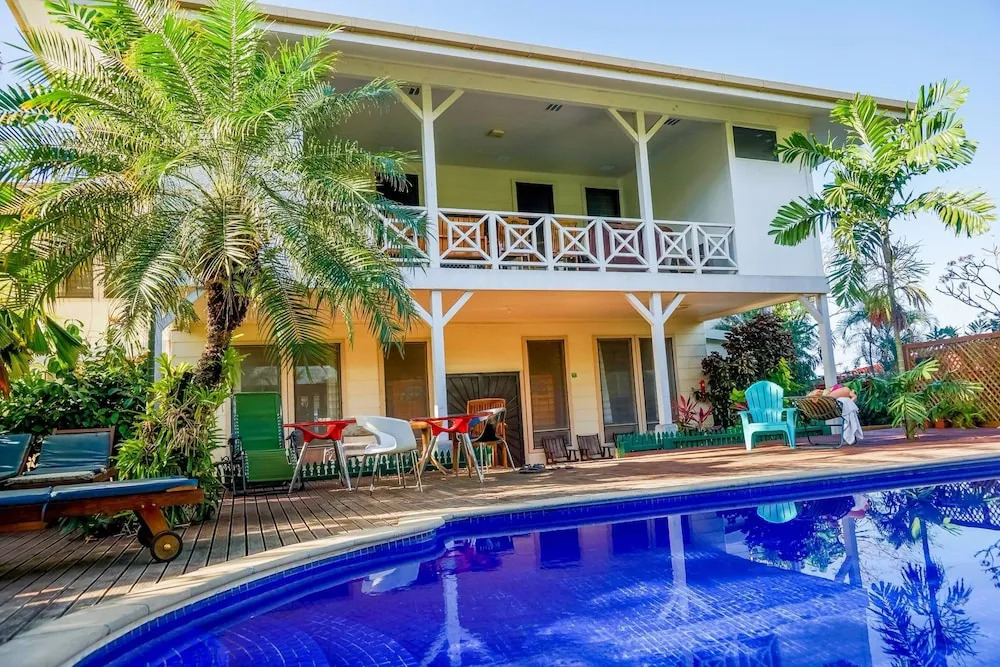 Lynn's Getaway Hotel