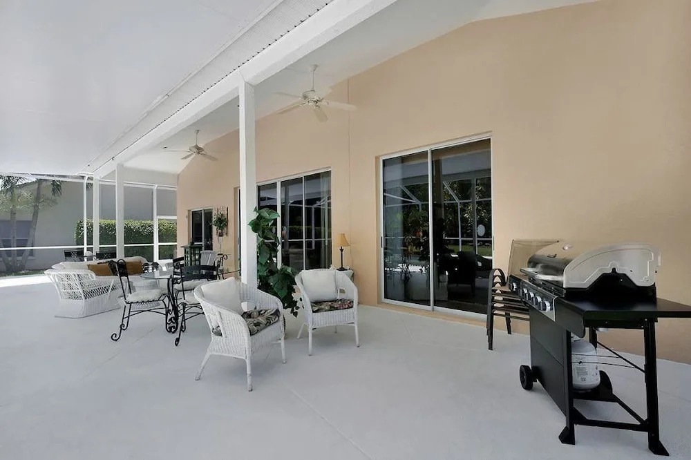 Piccadilly Cir Home