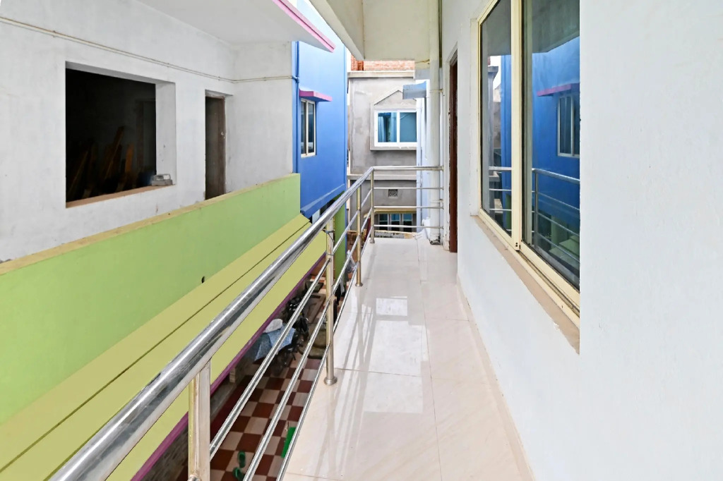 OYO Flagship 77755 Serene Stay Near Aiims Hospital