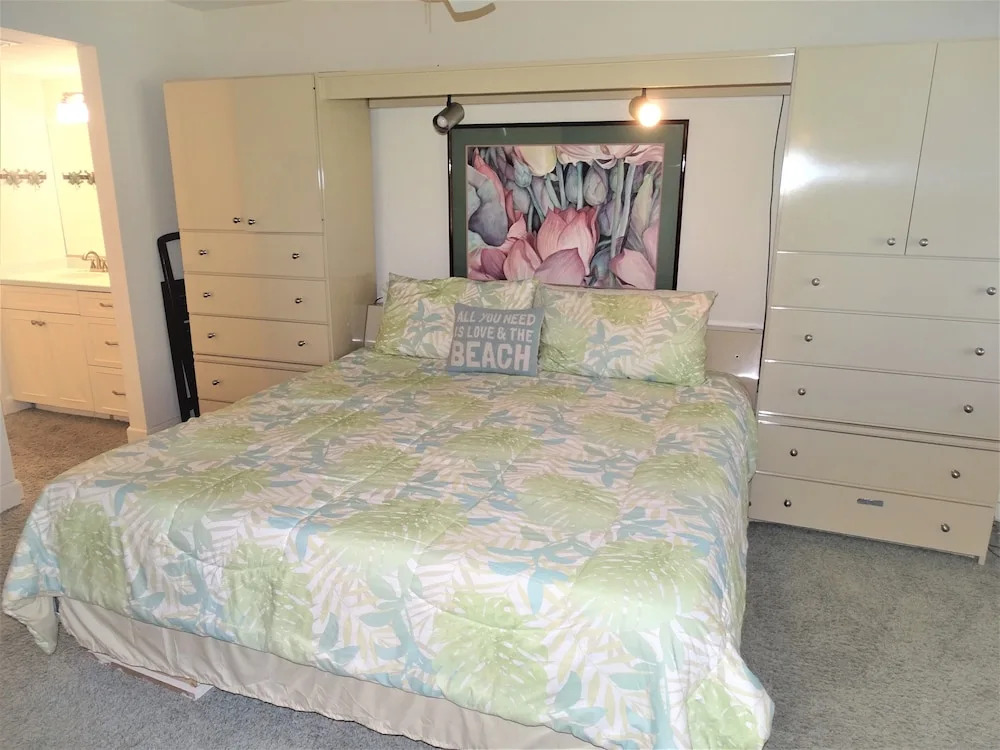 Gulf And Bay Club- A106 Updated Ground Floor Walk Out! 2 Bedroom Condo