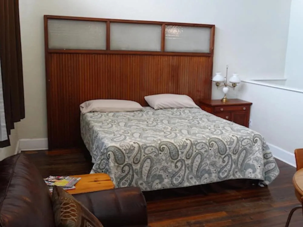 Davie School Inn