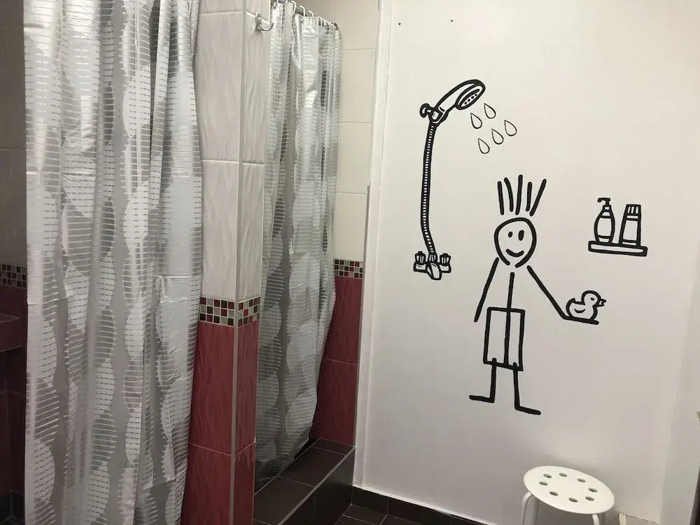 L-hotel