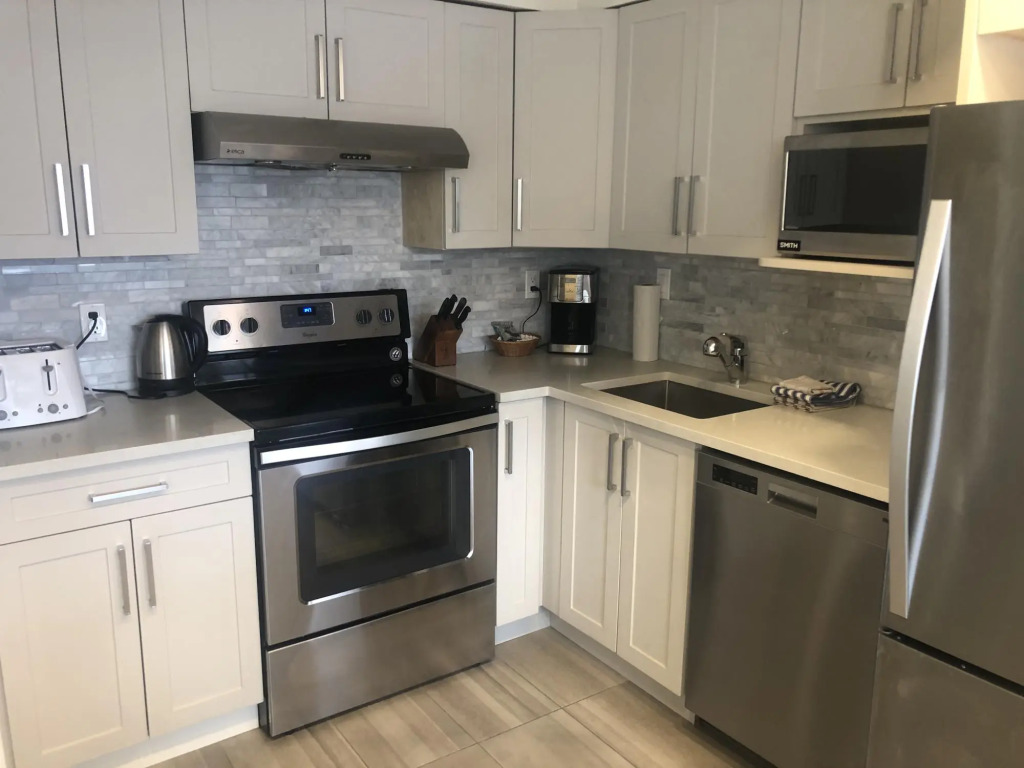 HS17 · Hearthstone Lodge - Hot tub - Village location
