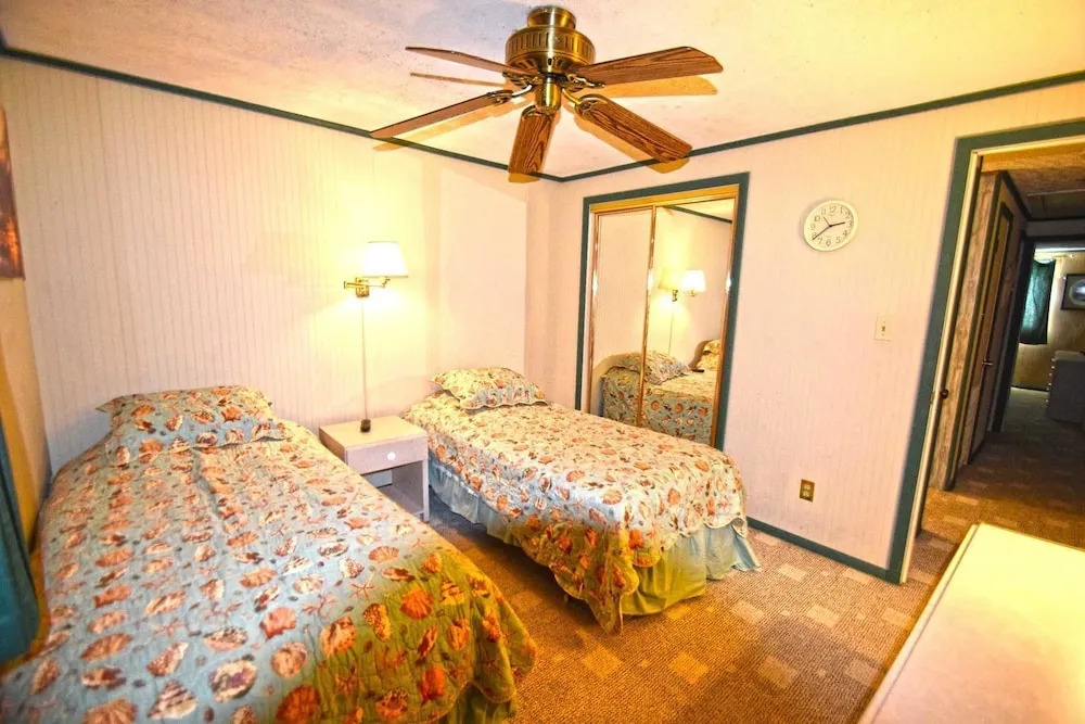 Bay Cove 3 2 Bedrooms 1.5 Bathroom Townhouse