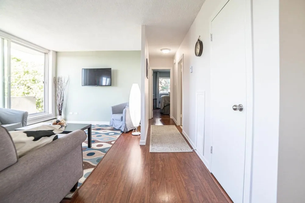 Beautiful 2bdr Suite w Parking Patio Coffee Wifi