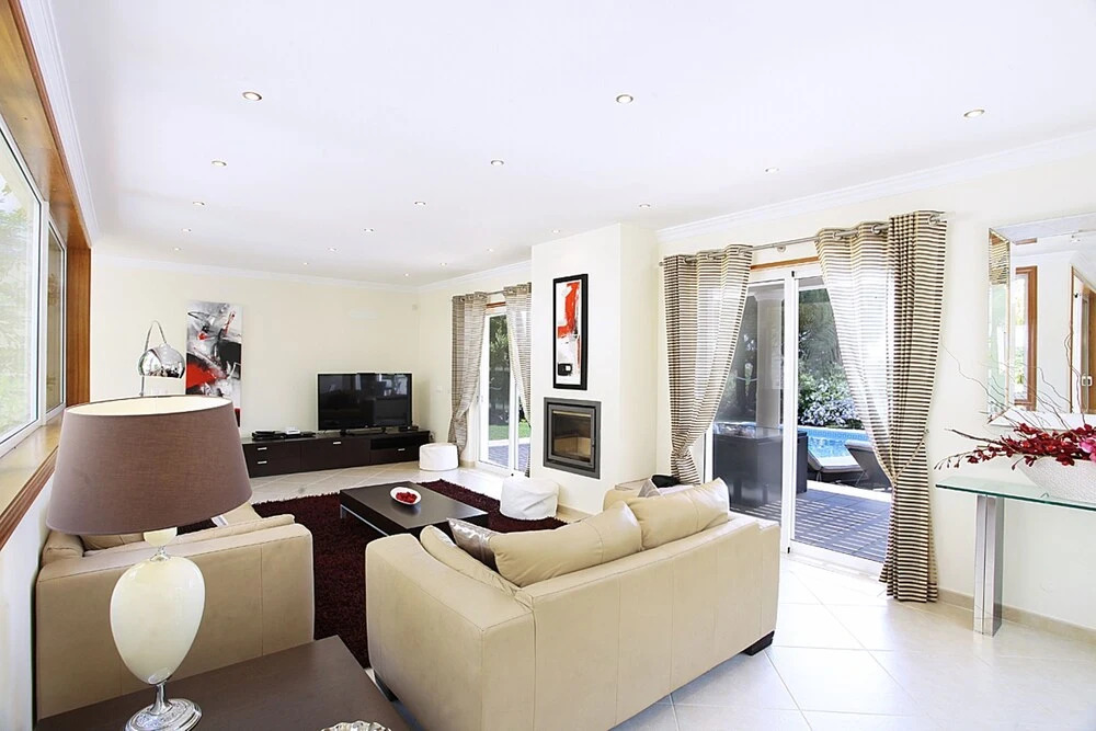 Luxury Villa Wprivate Pool, Sea Views, 6 Bedrooms14 Sleeps, Beach at 900 Meter