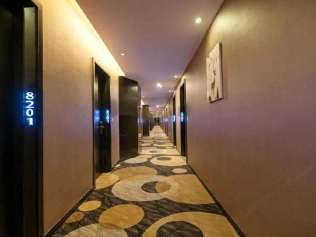 Black Prince Art Hotel (Luzhou Longmatan District Government Store)