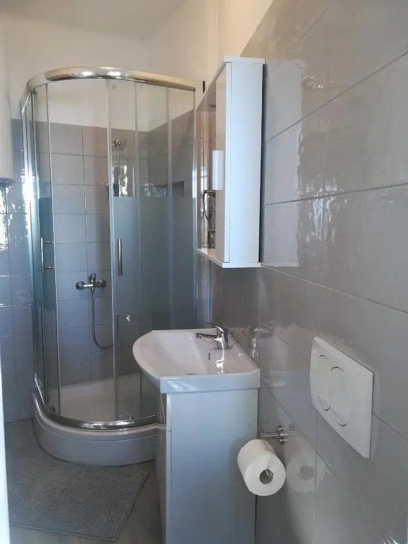 Studio apartman Arni