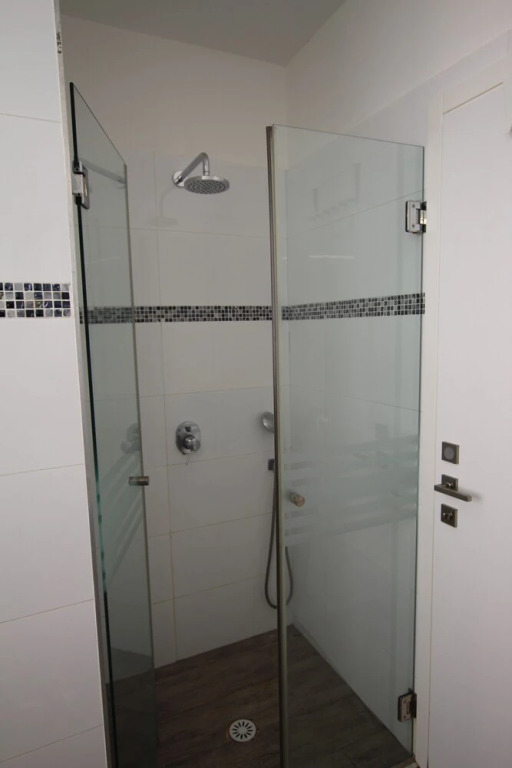 The Seasons King David apartment
