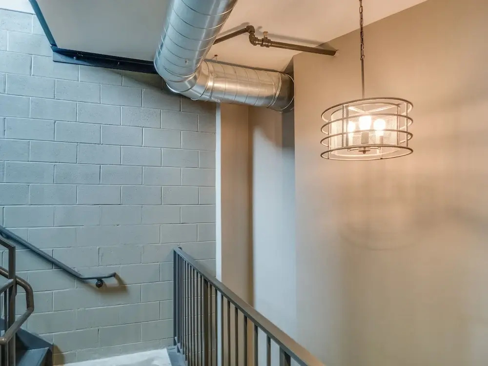 Deedee's Apartments - Lofts at Grove