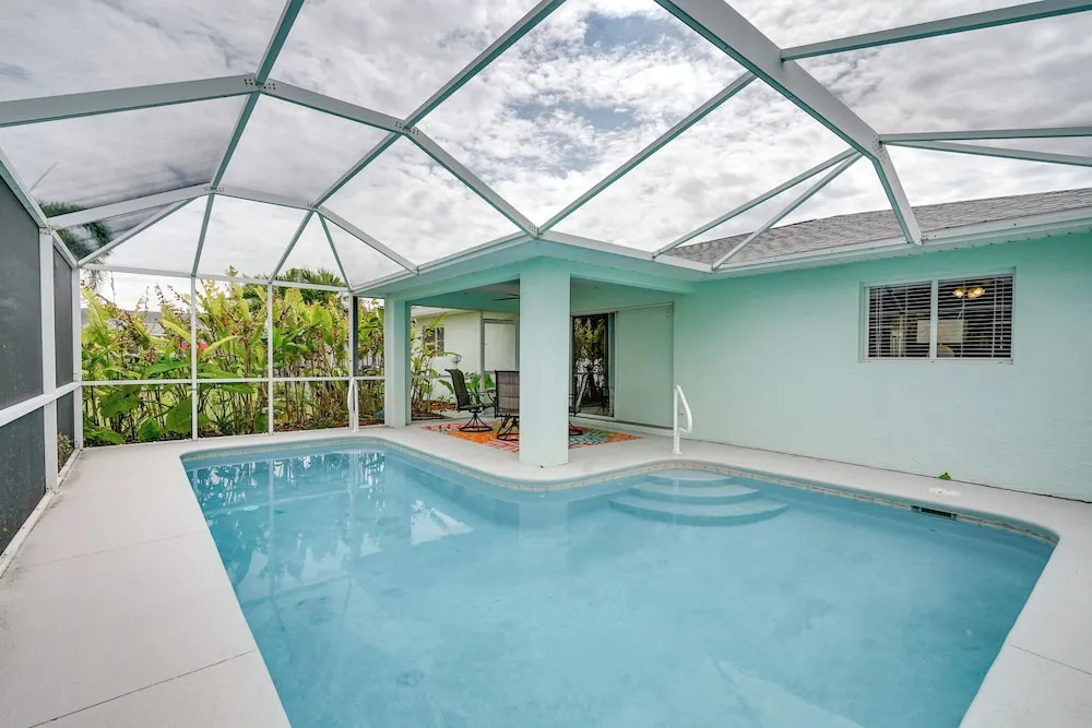 Family-friendly Cape Coral Paradise w/ Pool!