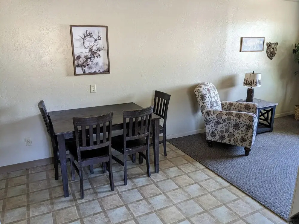 Hi-Lo Motel, Cafe and RV Park Mount Shasta Area