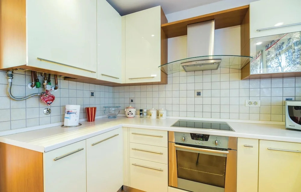 Stunning Home in Rijeka With Wifi and 2 Bedrooms