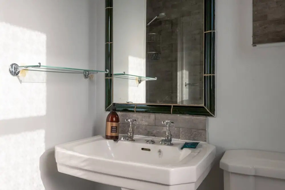 Cosy and Beautiful 2BR Flat Near Battersea Fits 4
