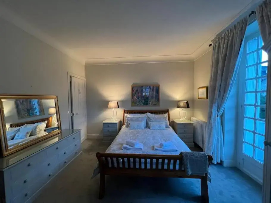 Villa Portillon - charming fountain garden villa