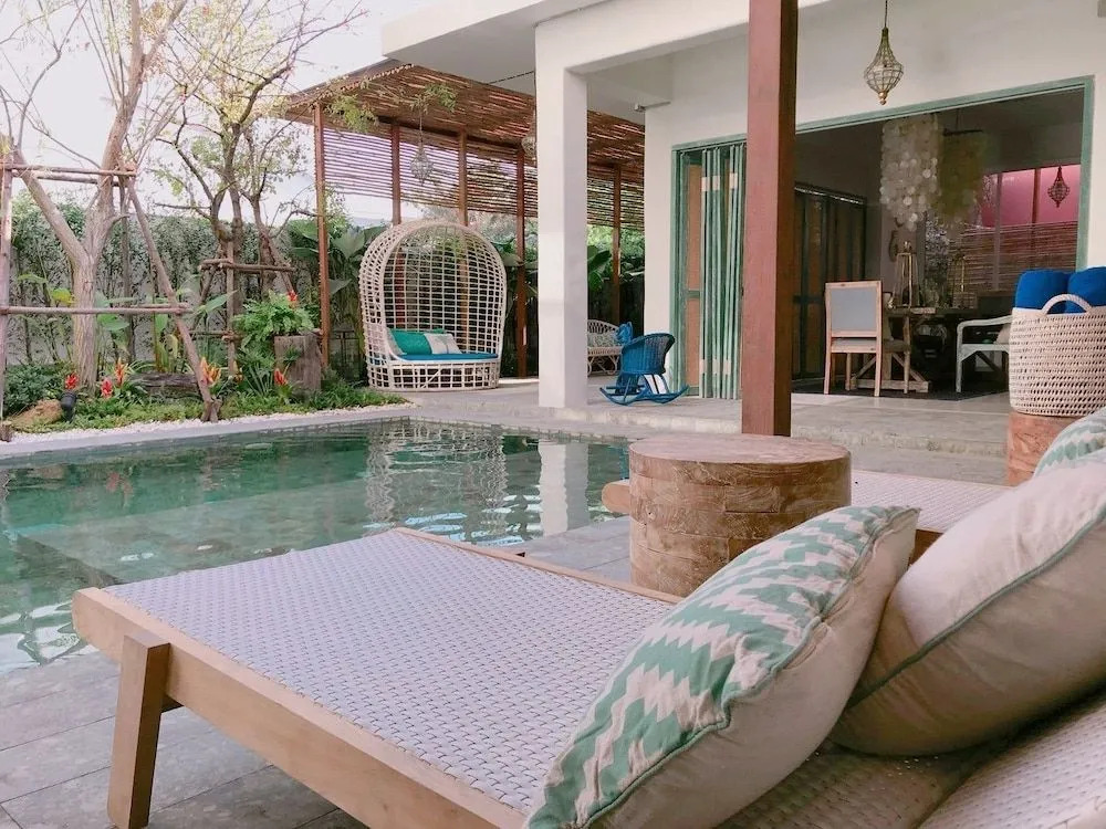 Pineapple Lazy Beach Villa