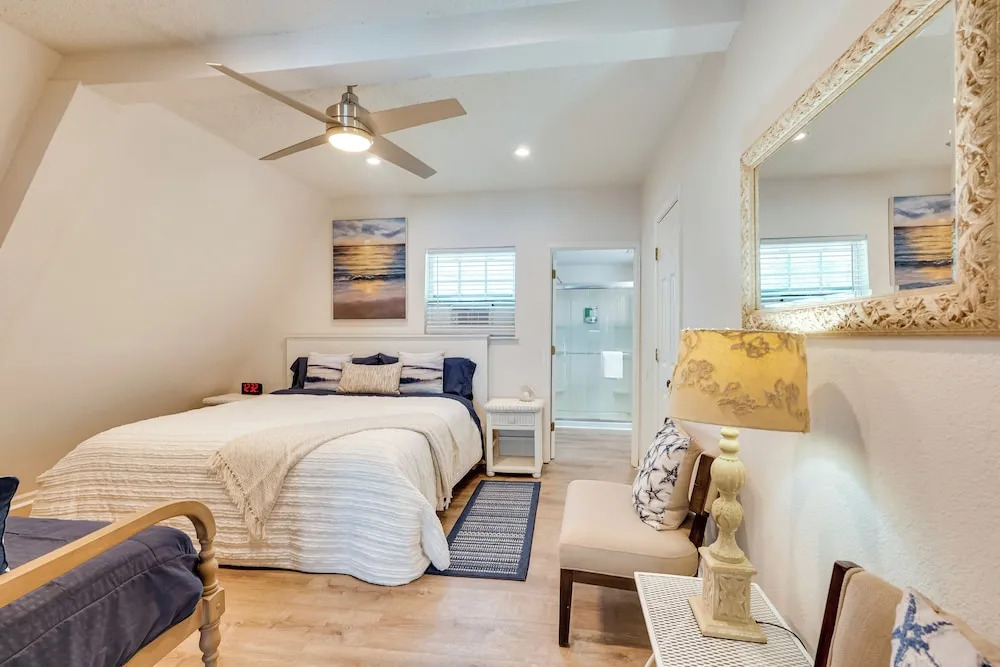 A-frame Family Home Near Beach: Beach Gear!