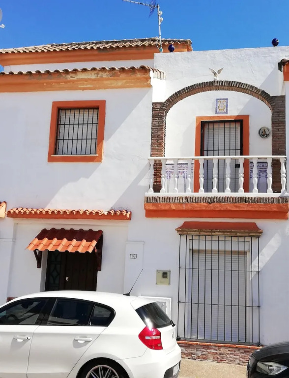 House with 2 Bedrooms in Chiclana de la Frontera, with Shared Pool And Enclosed Garden