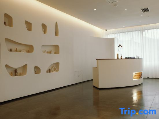 Tingshan Jiaoxia · Homestay: A Designer Riverside Mountain-View Retrea