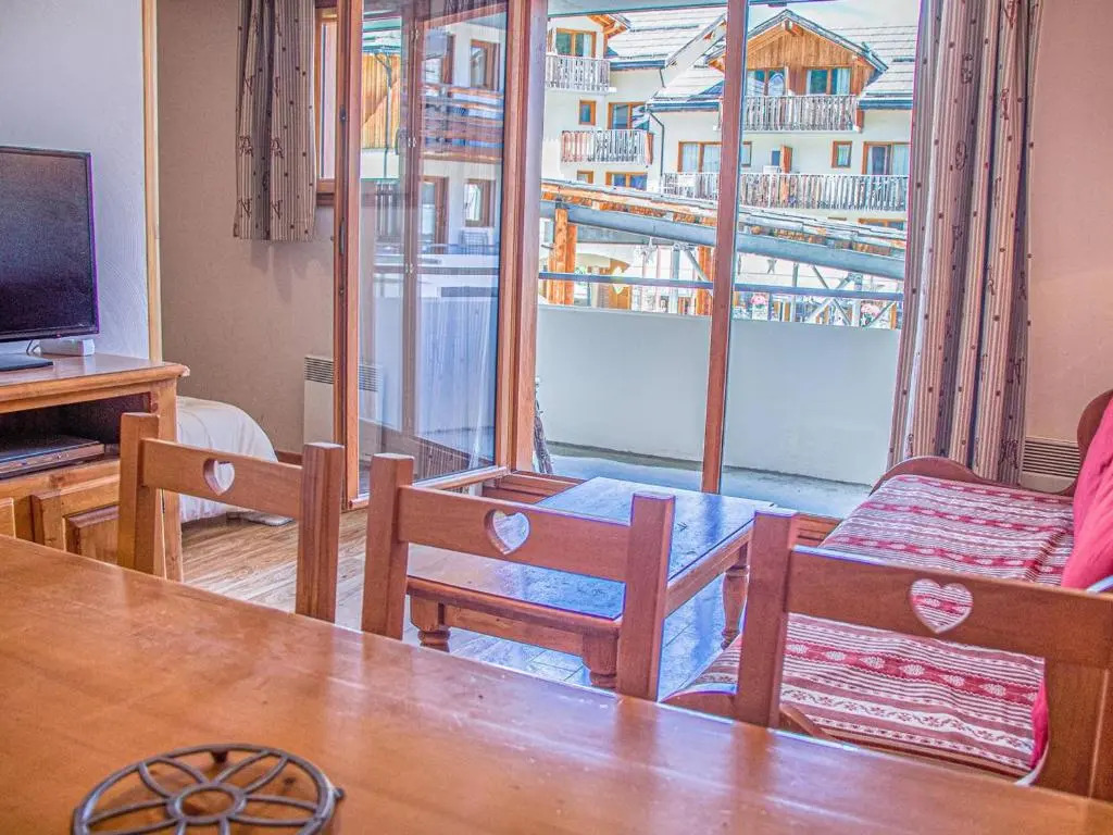 Appartement Les Orres, 2 pièces, 6 personnes - FR-1-322-330