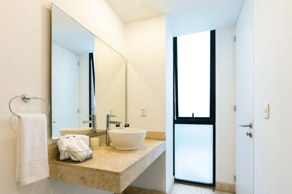 Casai Huge and Incredible 2BR 2BA Apt in the Heart of La Condesa