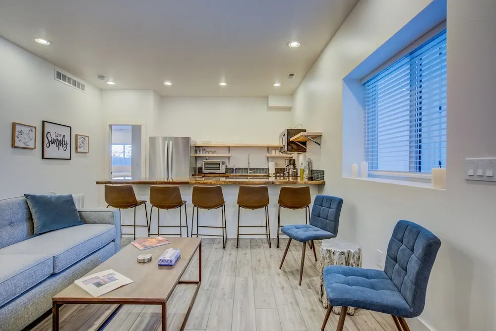 7brdowntown BIG & Moderngroups, Events & More!