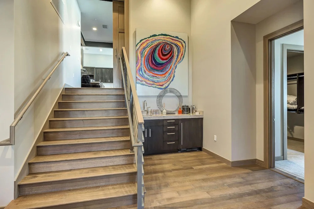 Three Bedroom Penthouse 3 Apartment Hotel by RedAwning