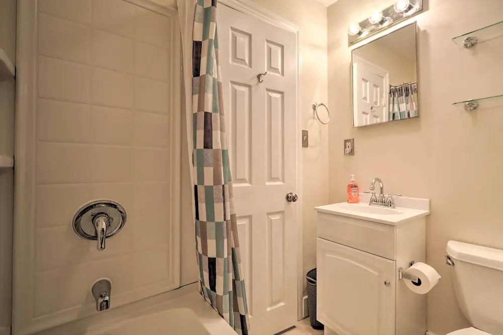Cozy Lambertville Abode in the Heart of Downtown!