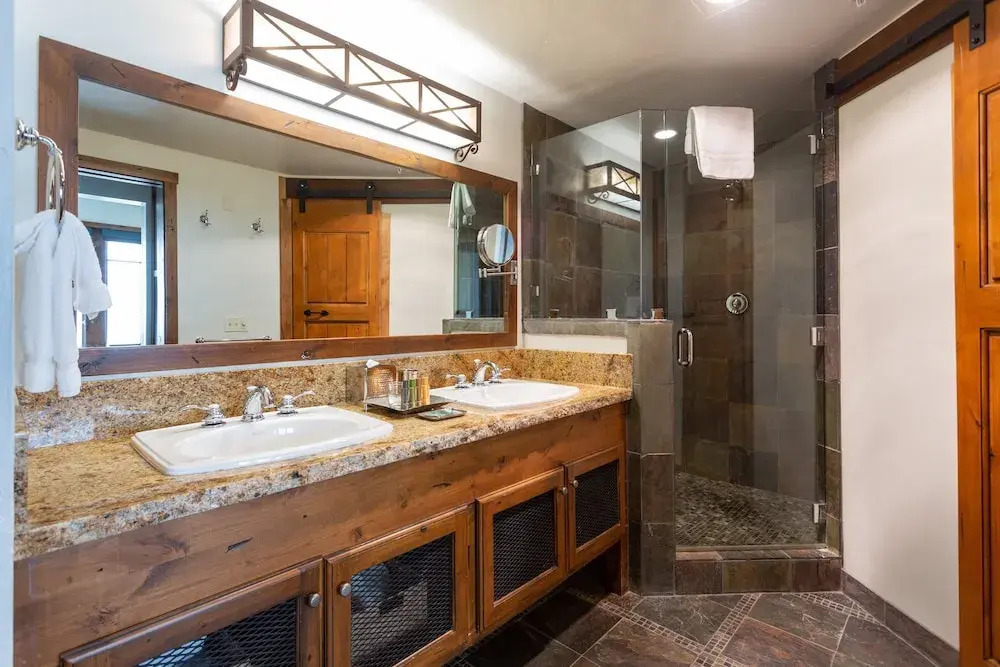 Silver Baron Lodge 2 Condo Bedroom with Spa by Deer Valley Resort