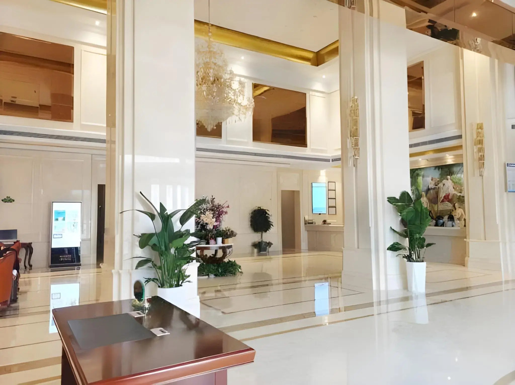 Vienna International Hotel (New Economic Development Zone store of Nanchang West Railway Station)