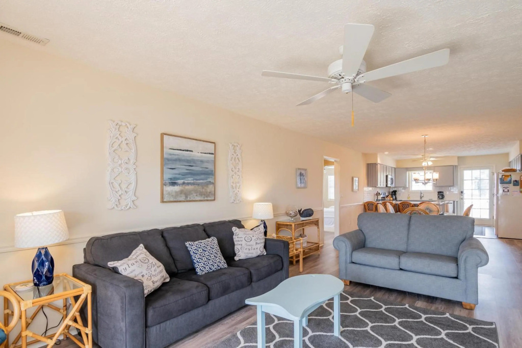 Pelican Palace by Oak Island Accommodations